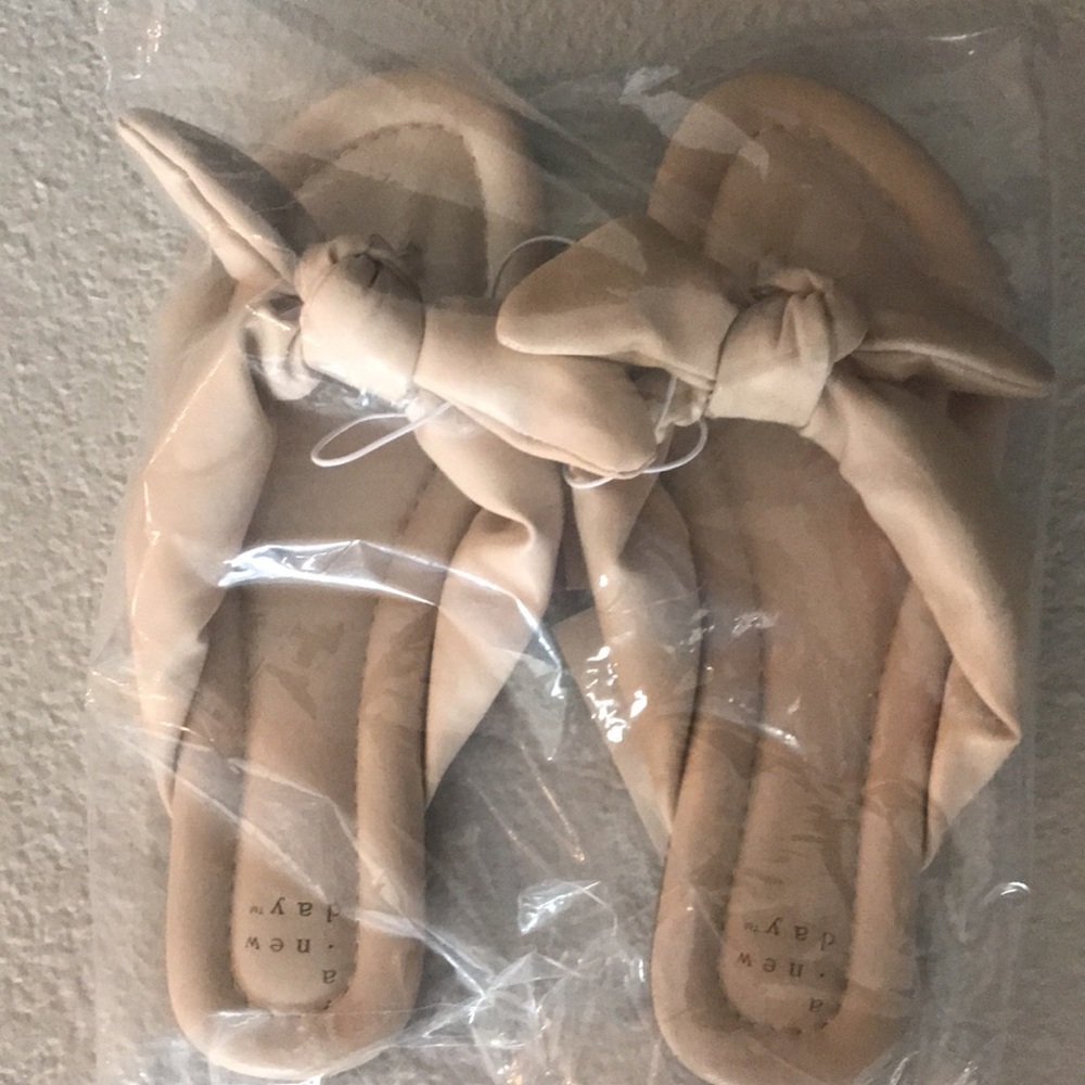 7.5 A New Day Target Brand Sandal ~ Neutral Beige Color, Low Heel, named “Adley”